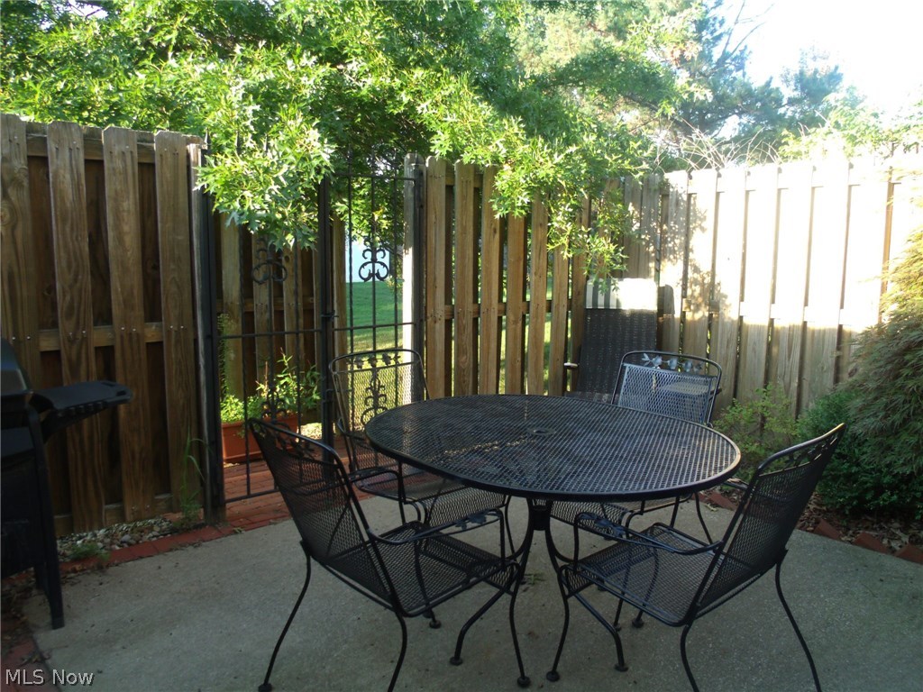 Maplecreek Townhouses - Residential