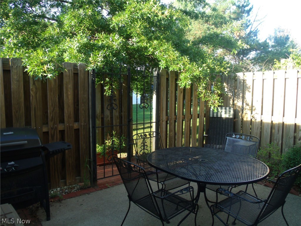 Maplecreek Townhouses - Residential