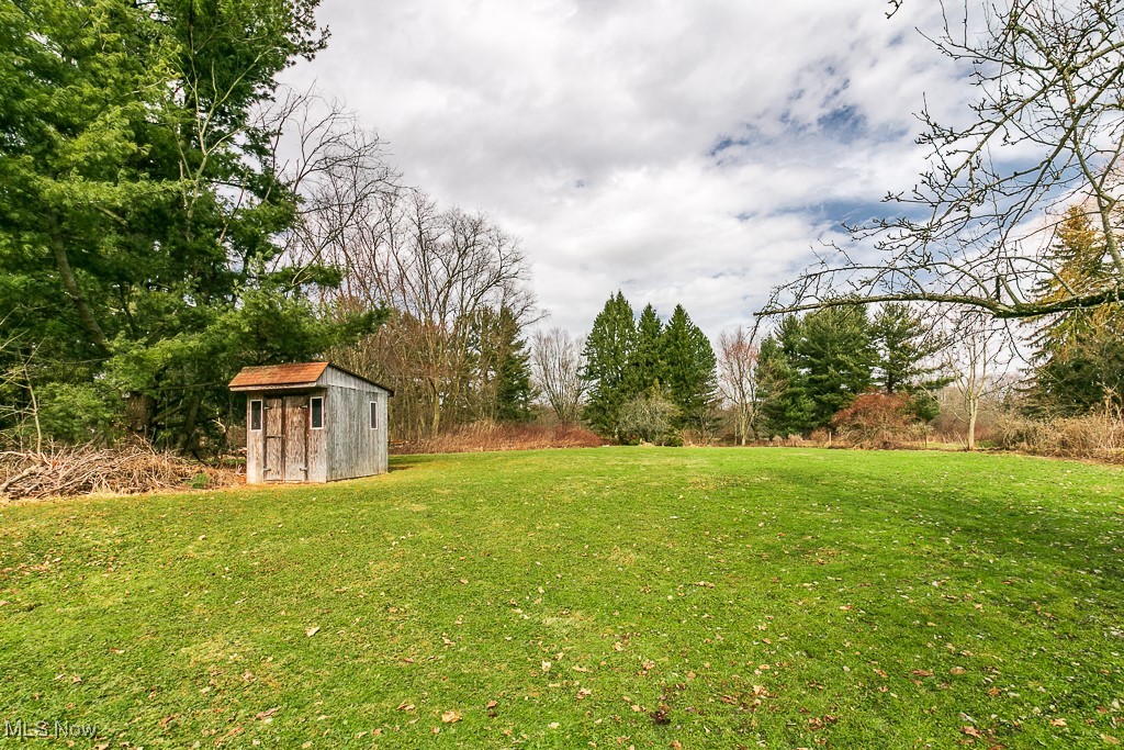 10932 Thwing Road, Chardon, Ohio image 5