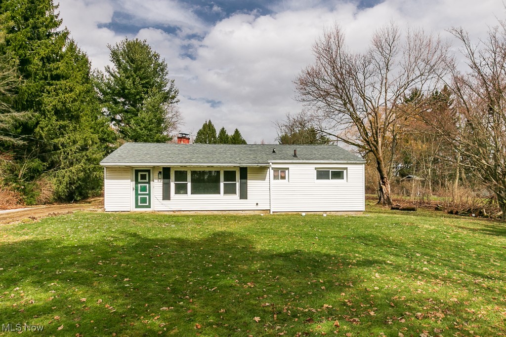 10932 Thwing Road, Chardon, Ohio image 1