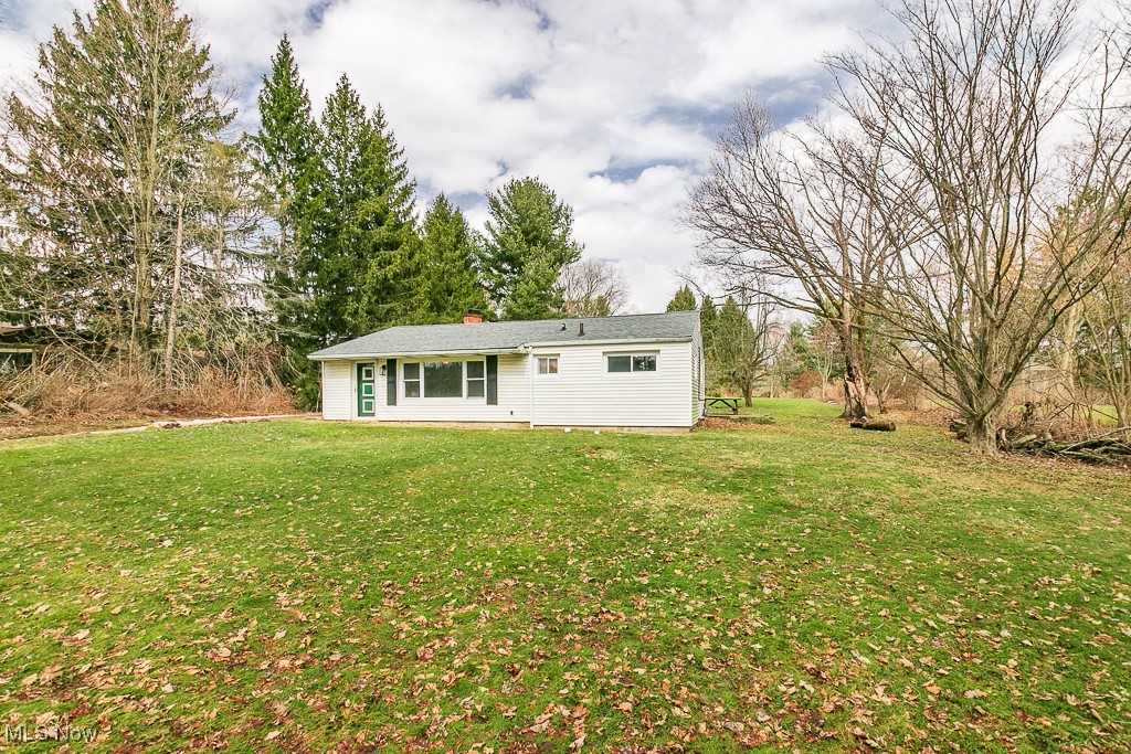 10932 Thwing Road, Chardon, Ohio image 2