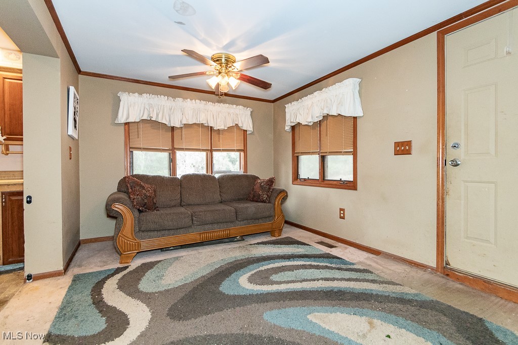 10932 Thwing Road, Chardon, Ohio image 12