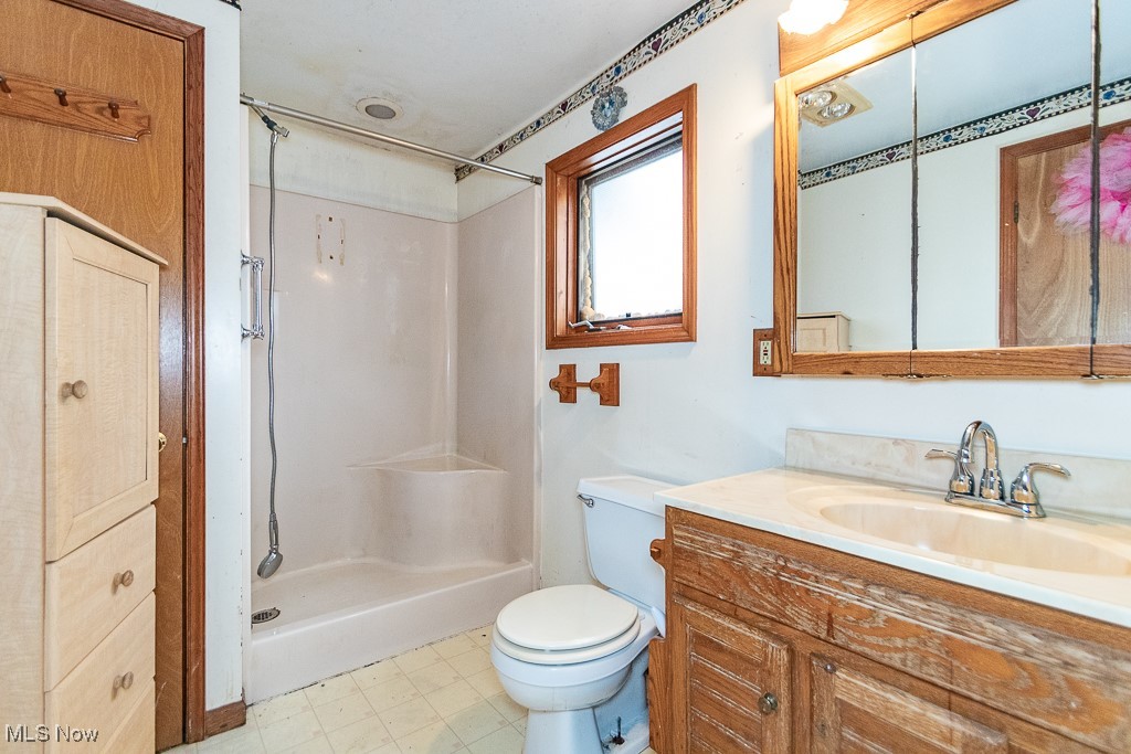 10932 Thwing Road, Chardon, Ohio image 29