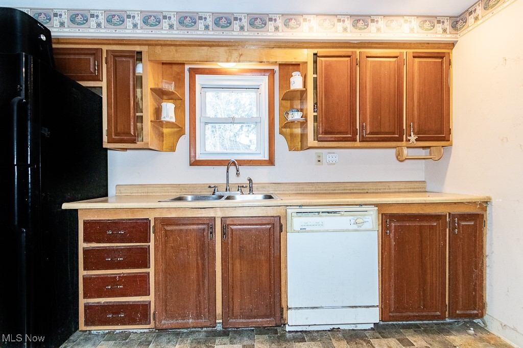 10932 Thwing Road, Chardon, Ohio image 14