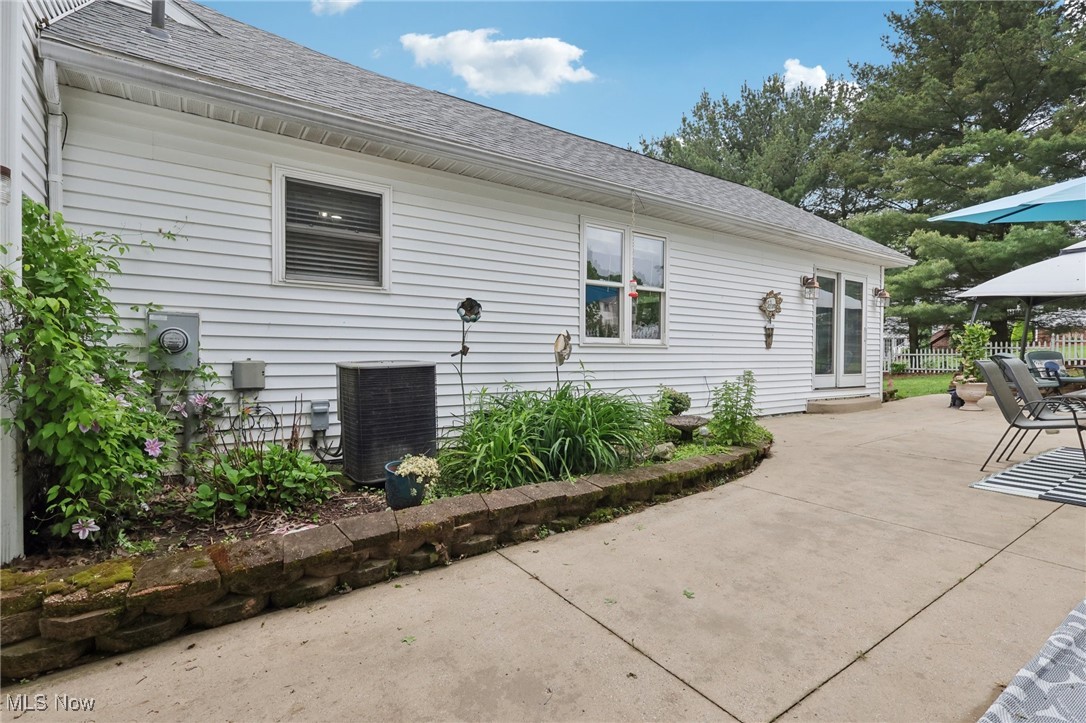 641 Bobwhite Trail, Akron, Ohio image 35