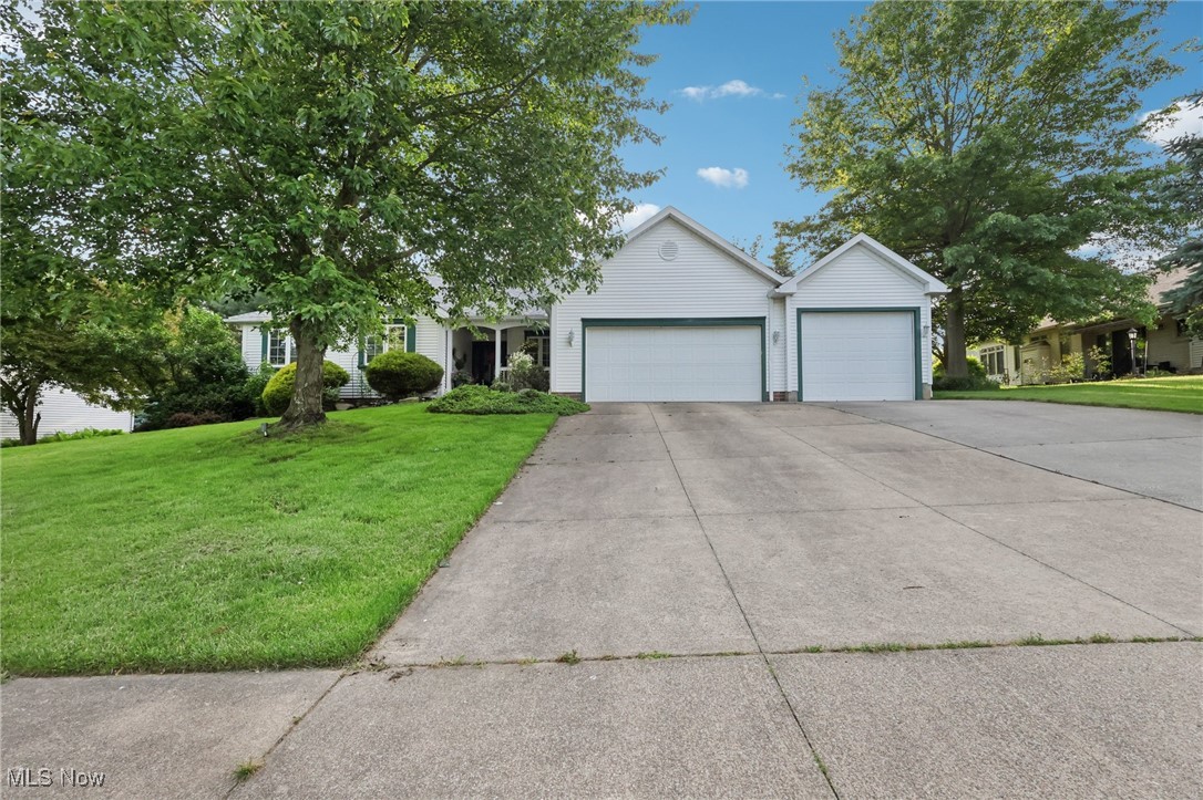 641 Bobwhite Trail, Akron, Ohio image 1