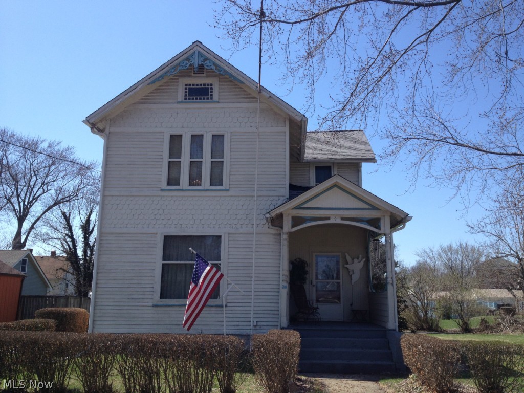 Cute historic home in the heart of Niles. 3-4 Bedrooms with 2 full baths. Formal living and dining rooms, kitchen with all appliances stay, dinette, and den. Detached garage, covered front porch, newer roof, nice lot. Home Warranty included!