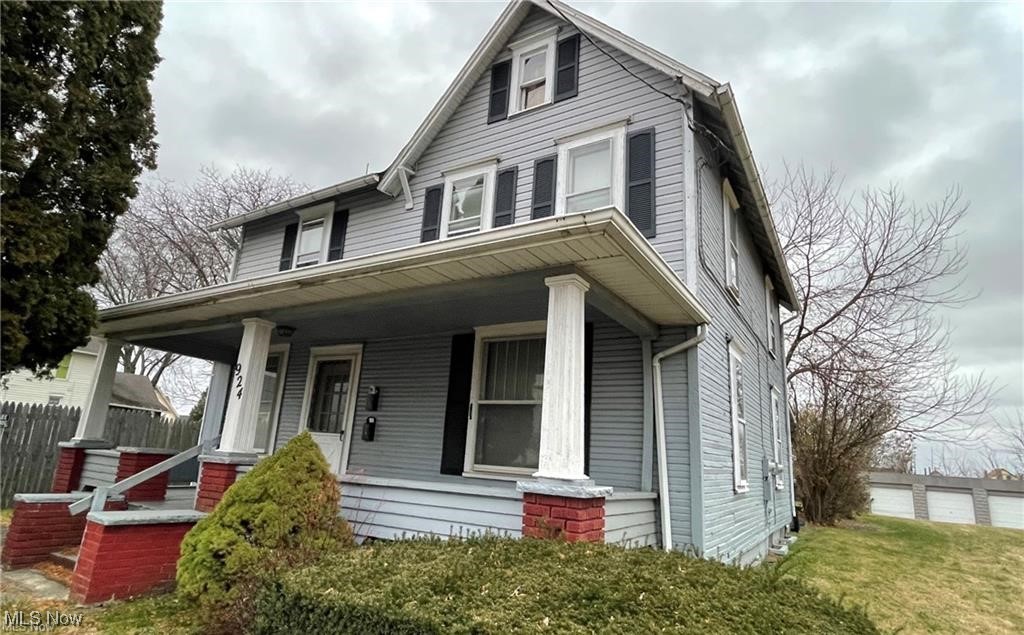 This duplex offers income and flexibility. First-floor 1-bedroom is rented at $700/month with a tenant. Second-floor 2-bedroom is vacant—move in yourself or rent it out for extra cash flow. Month-to-month lease means options are wide open!