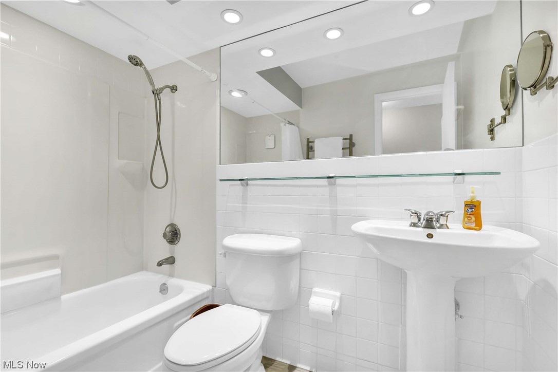 The Carlyle - Residential