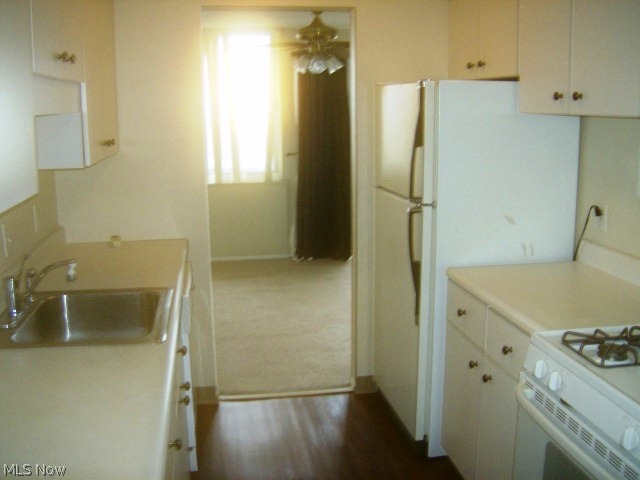 Carlyle Condo - Residential Lease