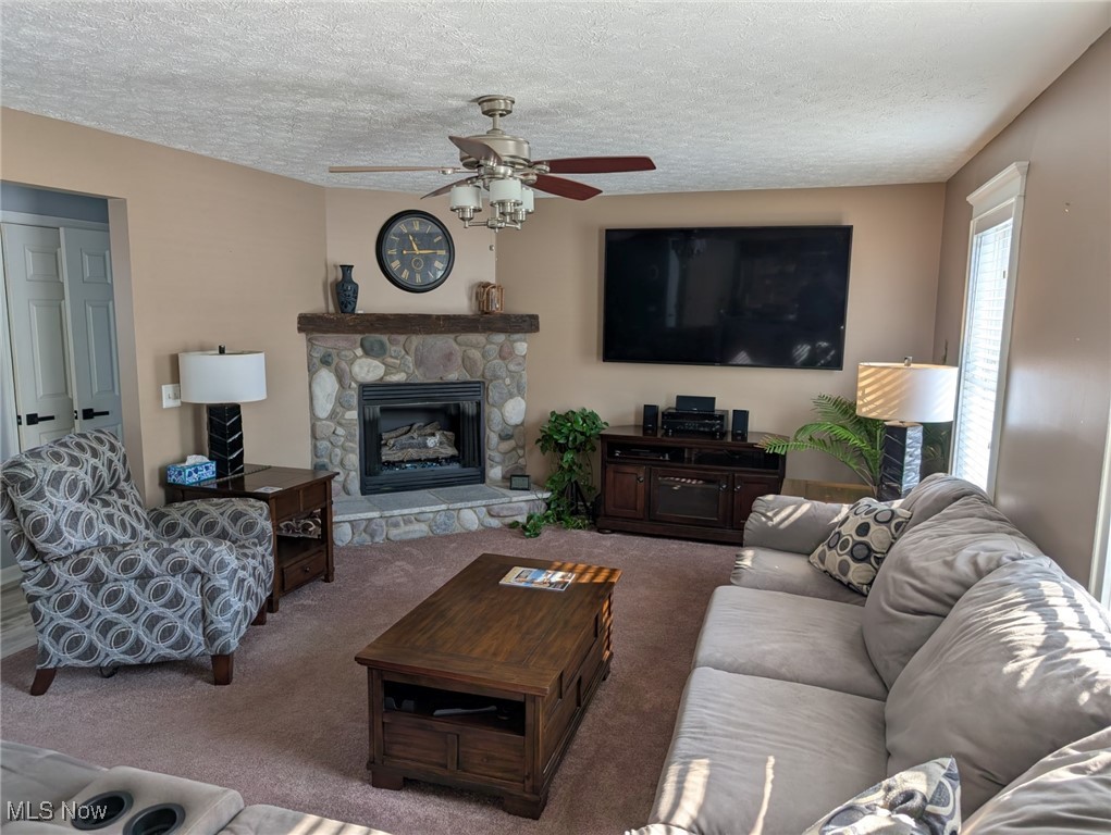 2760 Anna Court, Green, Ohio image 4