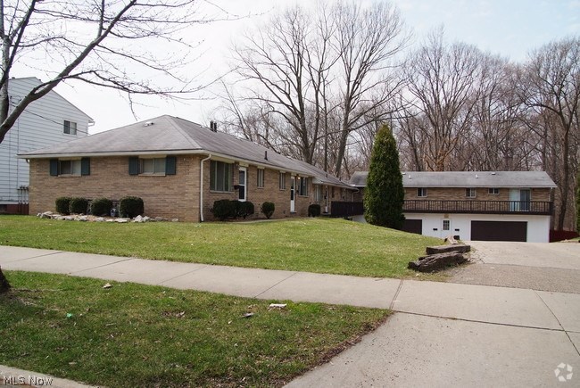 Park Heights Estate #9 - Residential Lease