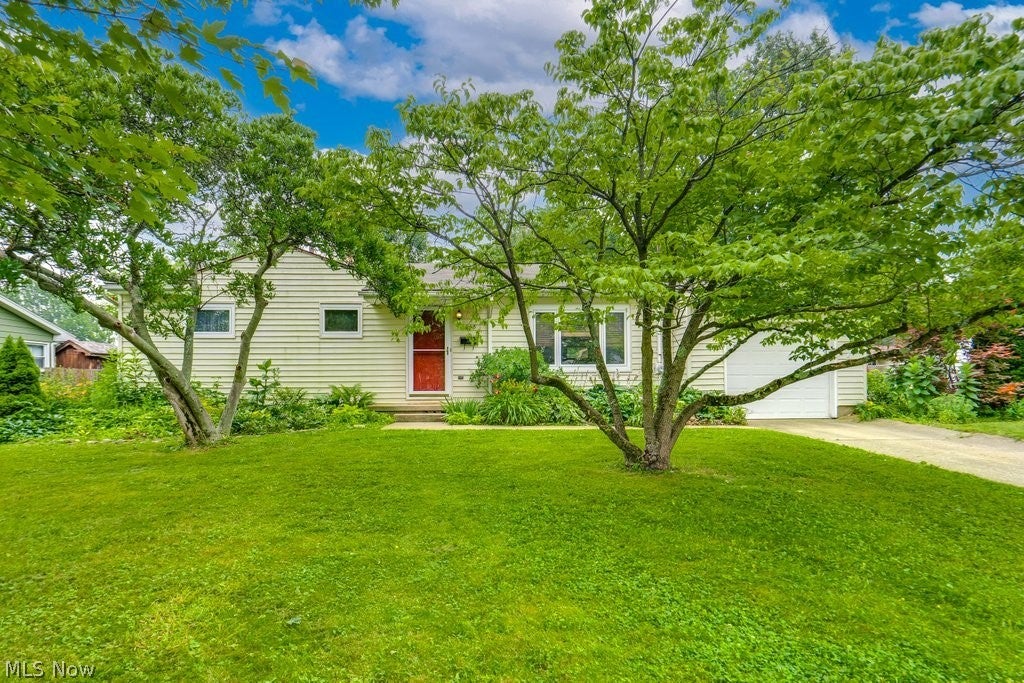 Photo of 1568 Hagey Drive, Barberton, OH 44203 (MLS # 5222328)