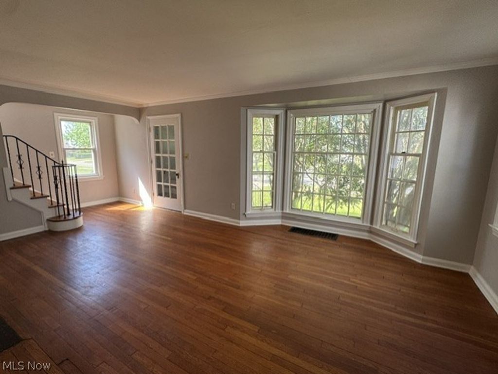 Photo of 3830 Berkeley Road, Cleveland Heights, OH 44118 (MLS # 5206725)