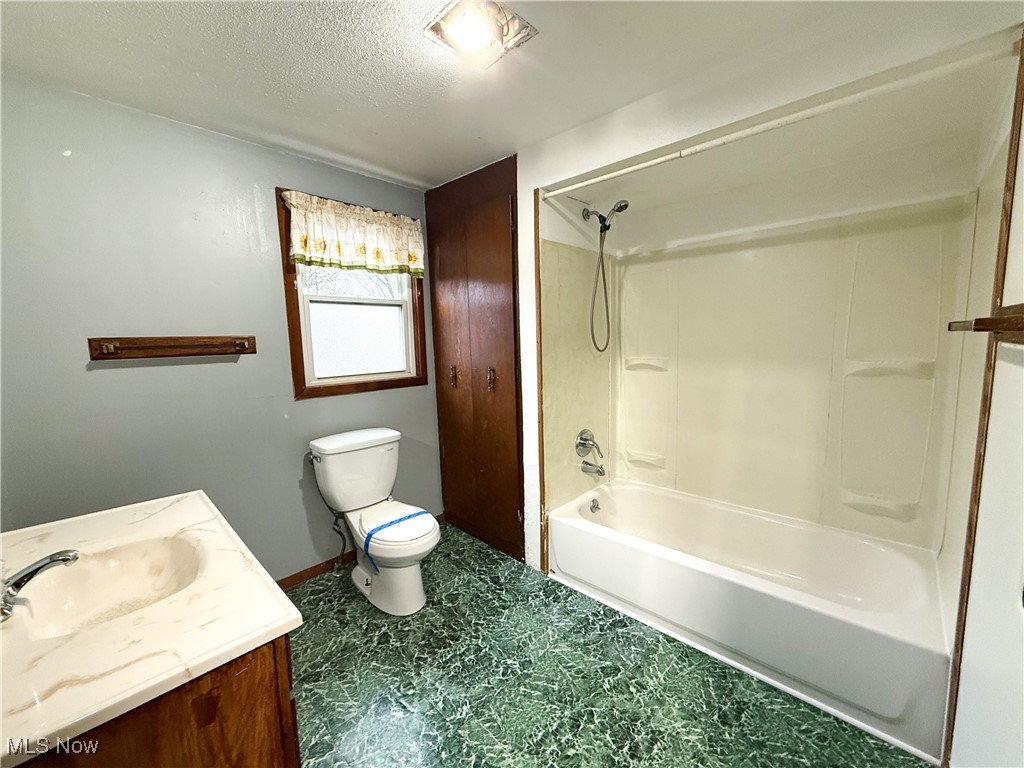 William T Sawyers Dolingwood A - Residential Lease