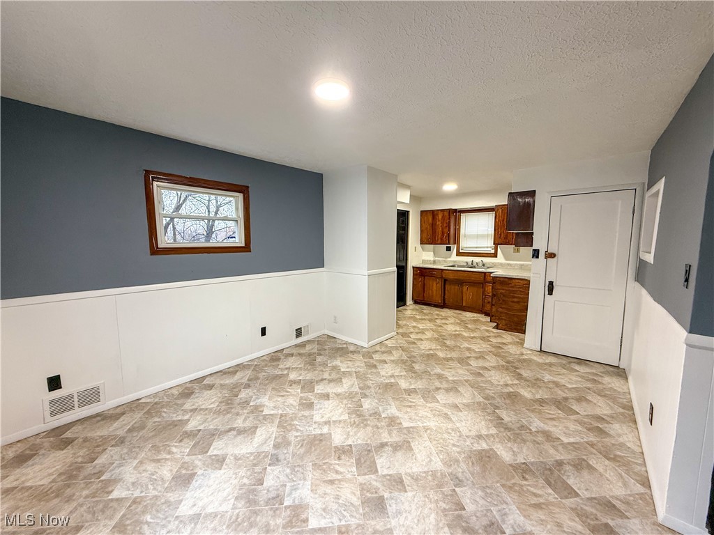 William T Sawyers Dolingwood A - Residential Lease