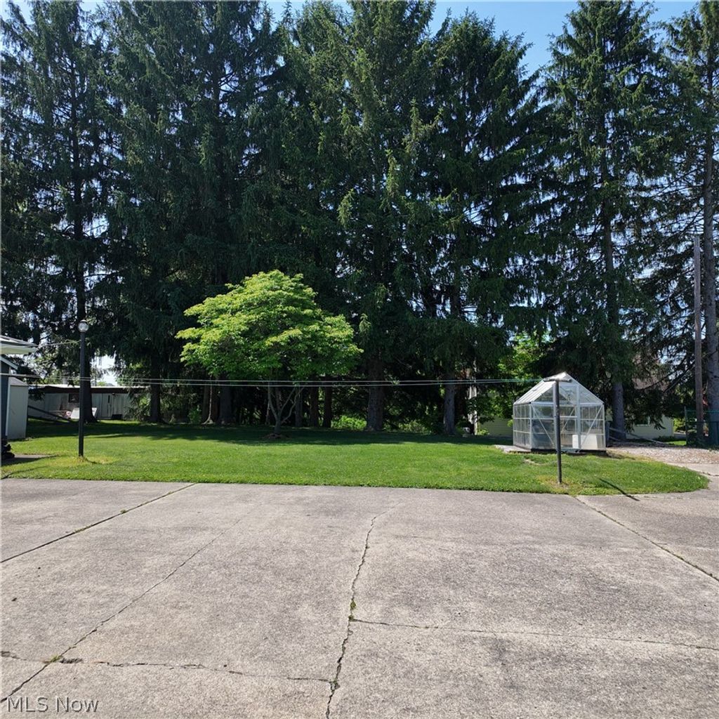 Photo of 67156 Joella Drive, St Clairsville, OH 43950 (MLS # 5210831)
