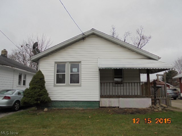 This is a Freddie Mac / HomeSteps Listing. Listed and Sold in AS-IS condition! This property is Eligible under The Freddie Mac First Look Initiative through 01/23/2016. All offers submitted must have MLS attachments, Buyers current proof of funds, Buyers Certified Earnest Money made payable to the Listing Company..The seller is offering an allowance up to $500 to homebuyers towards the purchase of a home warranty of their choice.