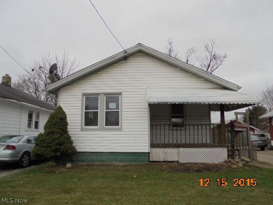 This is a Freddie Mac / HomeSteps Listing. Listed and Sold in AS-IS condition! This property is Eligible under The Freddie Mac First Look Initiative through 01/23/2016. All offers submitted must have MLS attachments, Buyers current proof of funds, Buyers Certified Earnest Money made payable to the Listing Company..The seller is offering an allowance up to $500 to homebuyers towards the purchase of a home warranty of their choice.