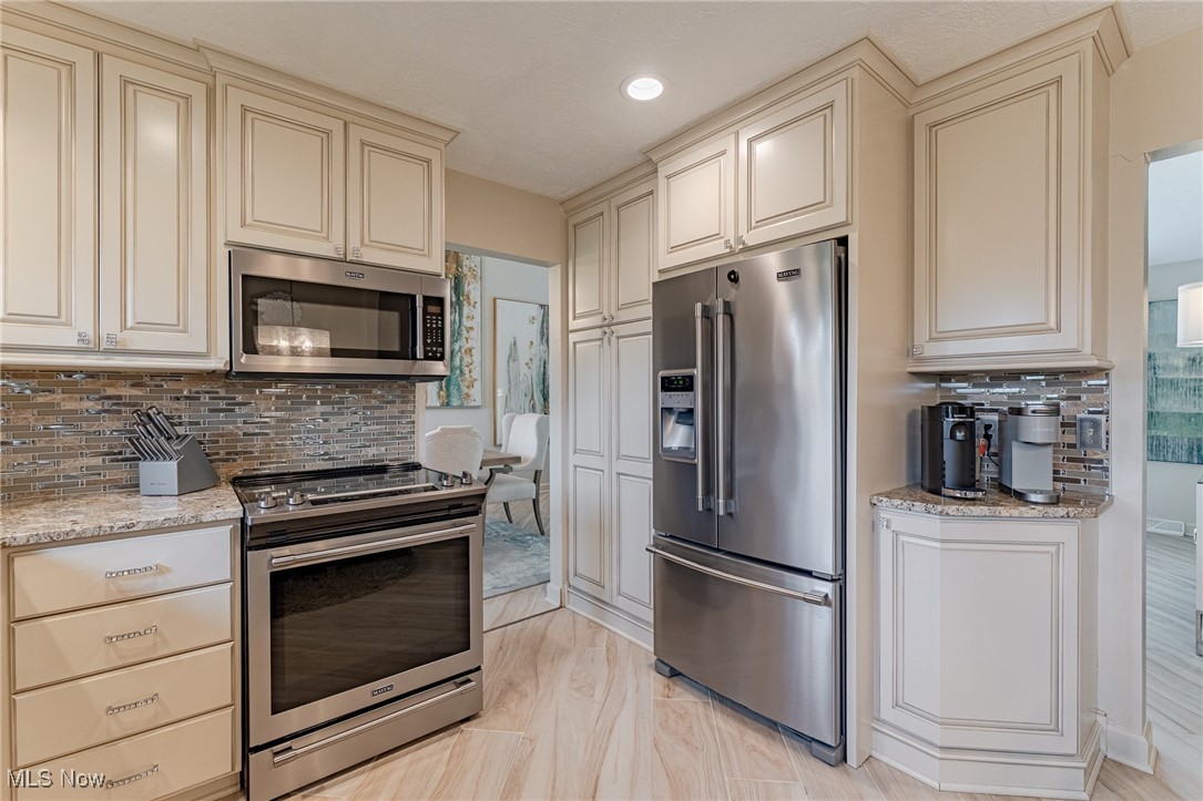 33373 Cromwell Drive, Solon, Ohio image 10