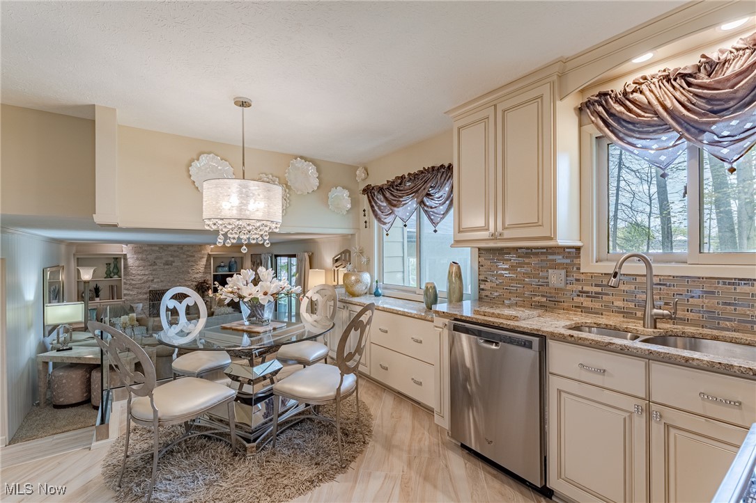 33373 Cromwell Drive, Solon, Ohio image 8