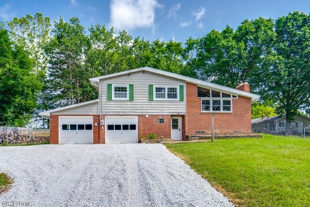 Photo of 3721 N Sunnyfield Drive, Copley, OH 44321 (MLS # 5222662)