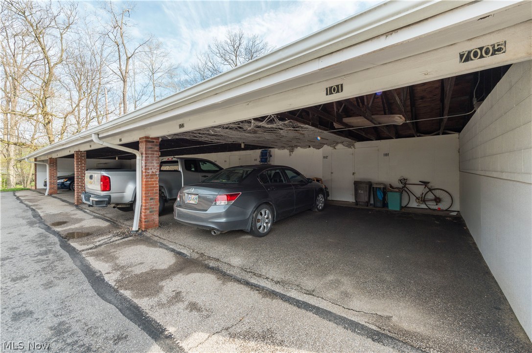 Carriage Hill Condo - Residential