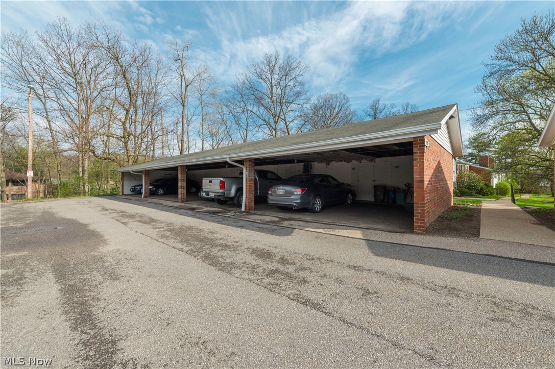 Carriage Hill Condo - Residential