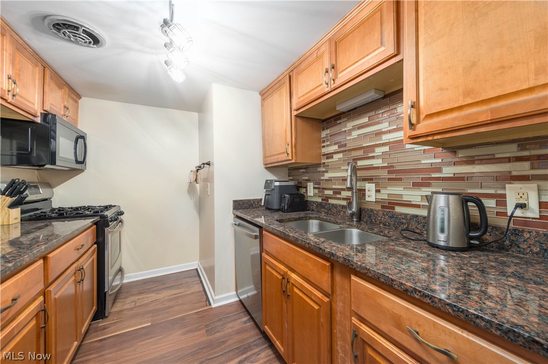 Carriage Hill Condo - Residential