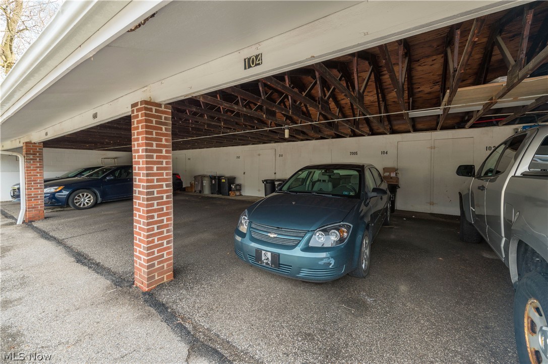 Carriage Hill Condo - Residential