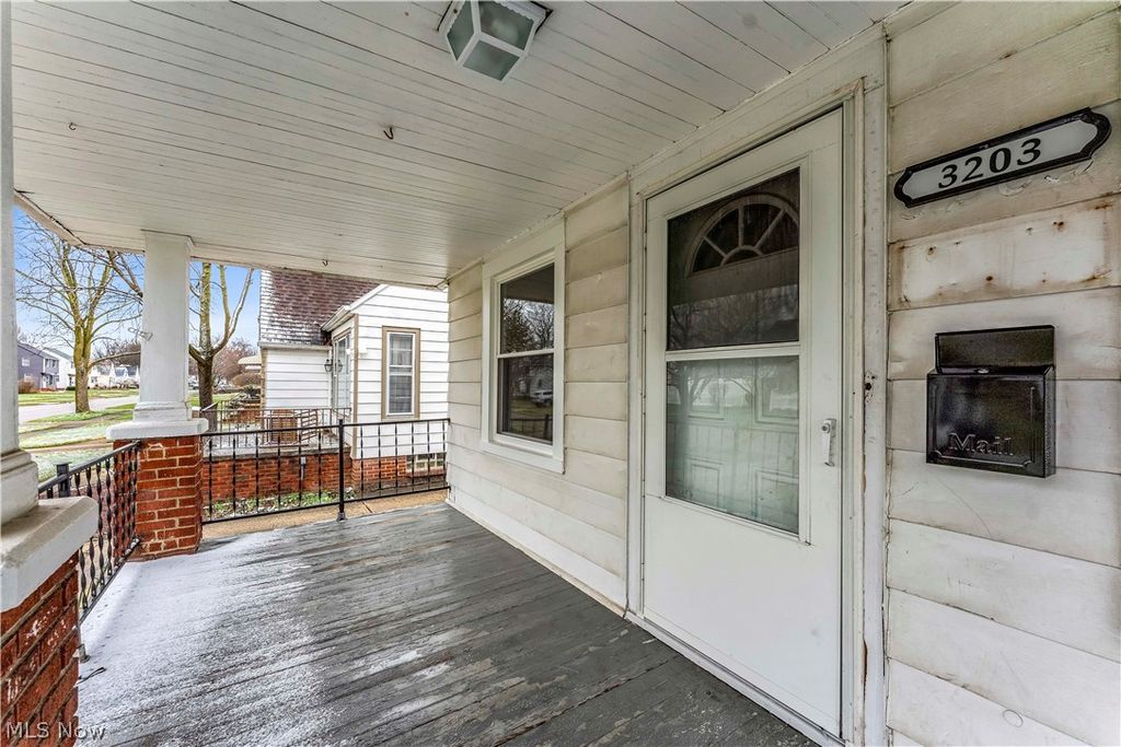 Photo of 3203 Ingleside Drive, Parma, OH 44134 (MLS # 5197773)