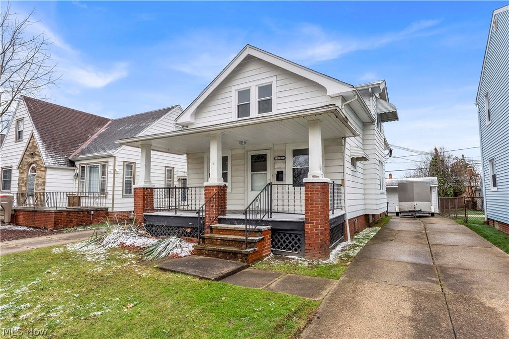 Photo of 3203 Ingleside Drive, Parma, OH 44134 (MLS # 5197773)