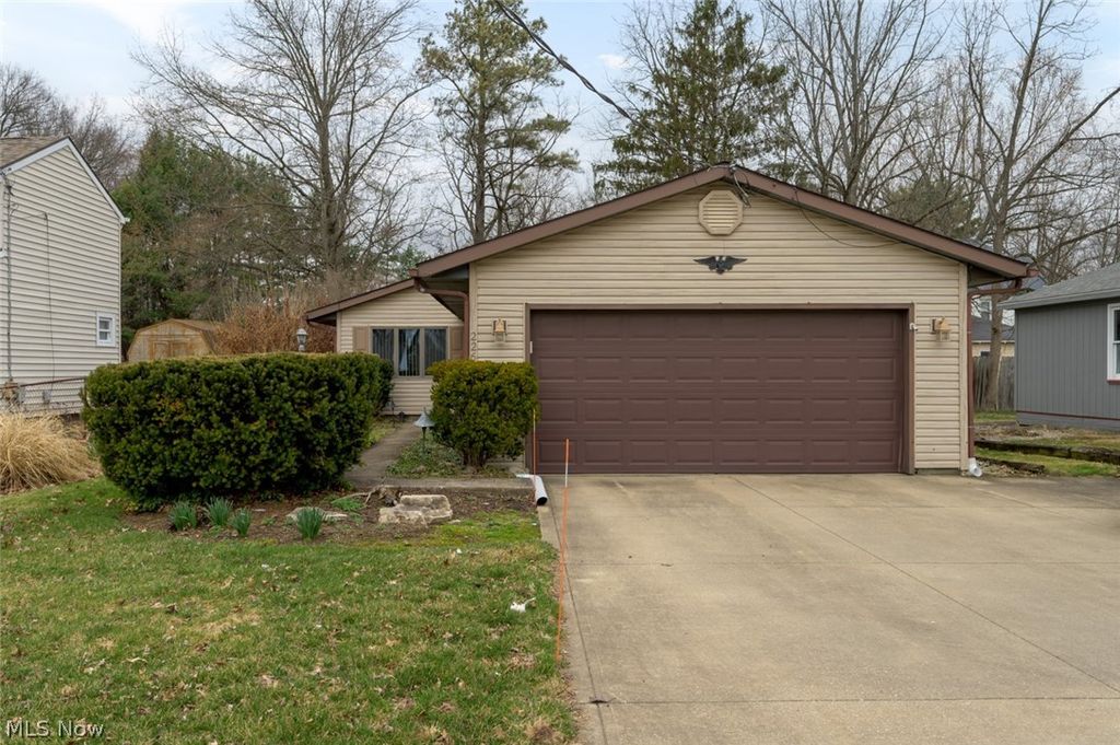 Photo of 226 North Avenue, Ravenna, OH 44266 (MLS # 5192597)