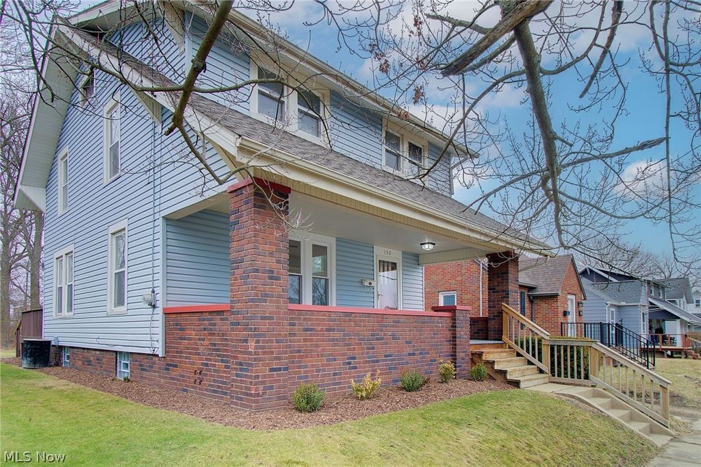 Photo of 152 E Mill Street, Alliance, OH 44601 (MLS # 5188384)