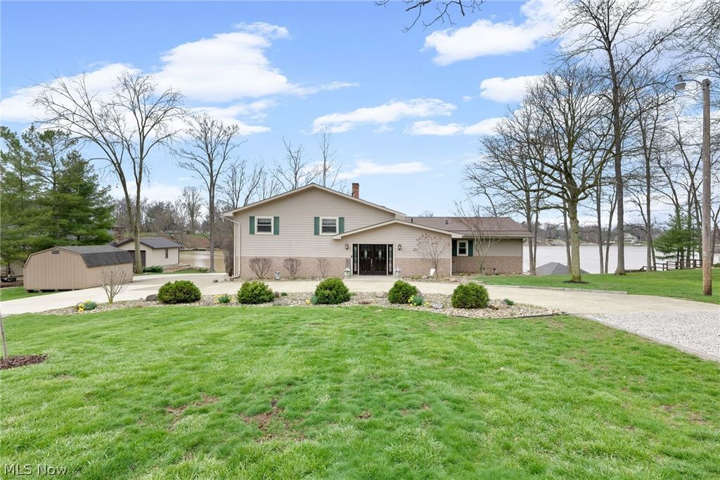 Photo of 703 Holiday Drive, Willard, OH 44890 (MLS # 5203907)