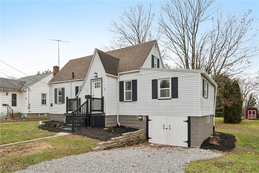 Photo of 133 N Pearl Street, Columbiana, OH 44408 (MLS # 5180982)