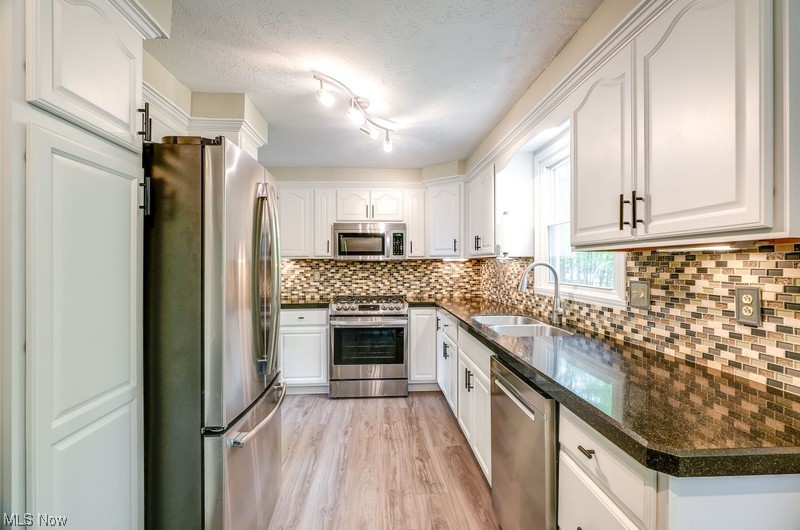 Hunters Crk 03 - Residential