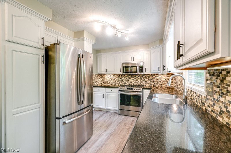 Hunters Crk 03 - Residential