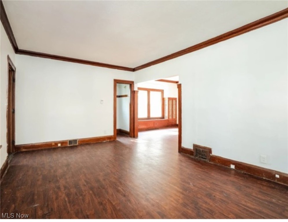 15711 Grovewood