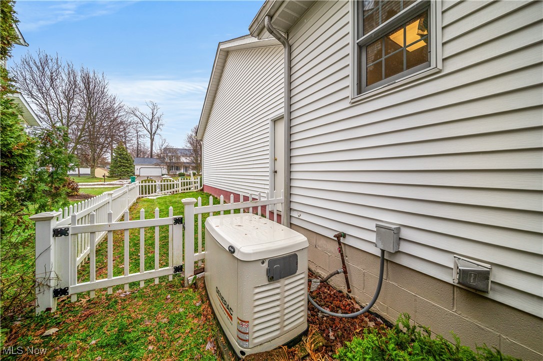 6592 Pear Tree Lane, Mentor, Ohio image 9