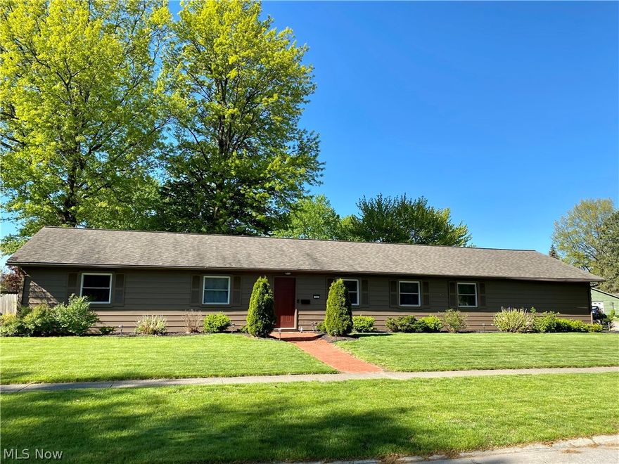Great opportunity to purchase a newly renovated home in Longbrooke!  This home features an open concept and 3 spacious bedrooms.  The kitchen was completely renovated in 2019 with amish-built, custom cabinets, granite countertops, and stainless steel appliances (included).  Every room has Core-tec laminate flooring (2018) and there is plenty of storage space!  Laundry room was recently renovated to include a home office area.  Located on a corner lot, a block from the Longbrooke community pool, basketball and tennis courts.  This house is a must-see and move-in ready!