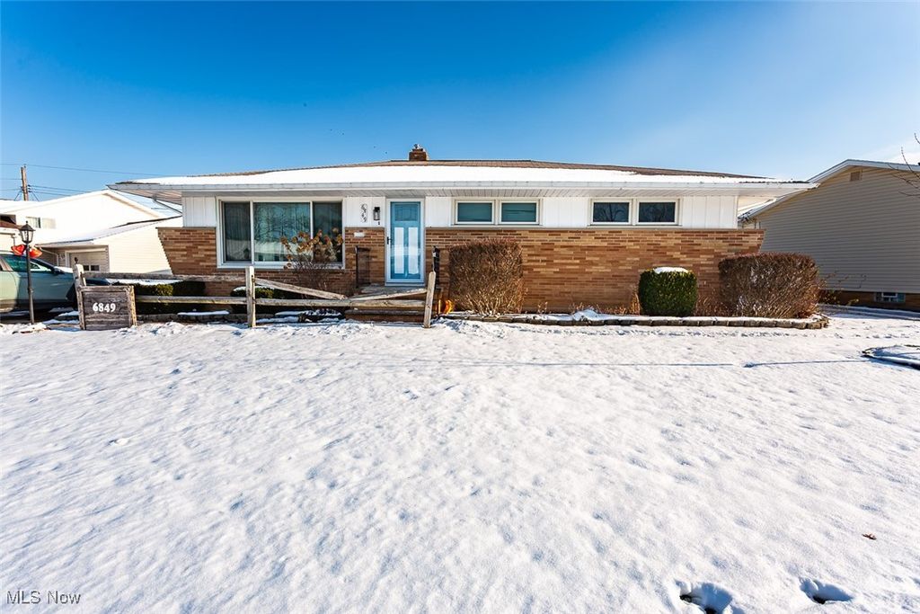 Photo of 6849 Lantern Lane, Parma Heights, OH 44130 (MLS # 5177909)