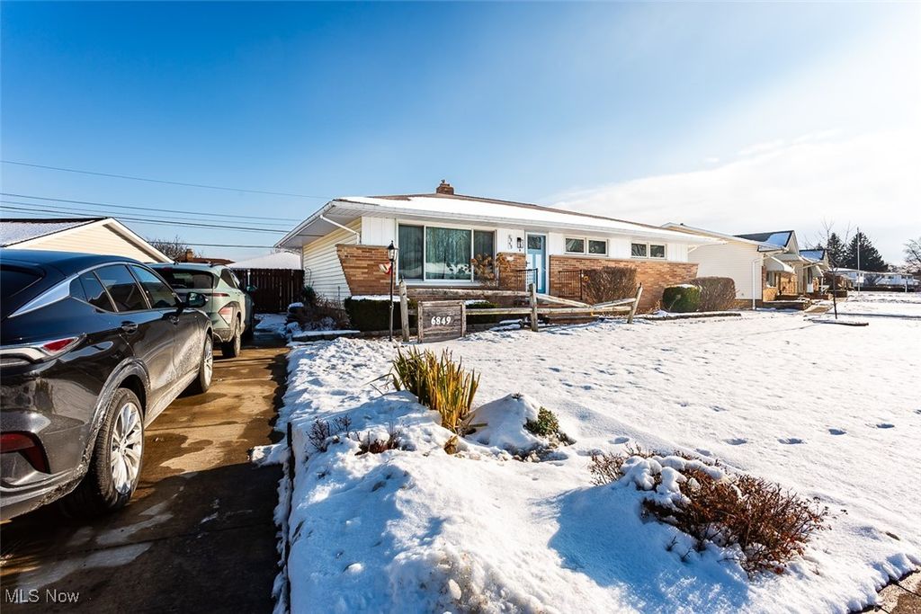 Photo of 6849 Lantern Lane, Parma Heights, OH 44130 (MLS # 5177909)