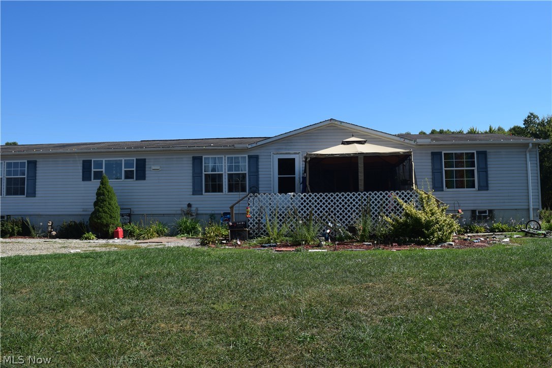 Country living. 5 bedroom home on a full basement. Basement has extra 2 courses, so it can easily be finished. 1 acre lot. Come see this home. It won't last long!