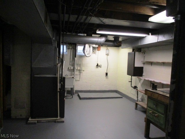 Oxford Manor - Residential Lease