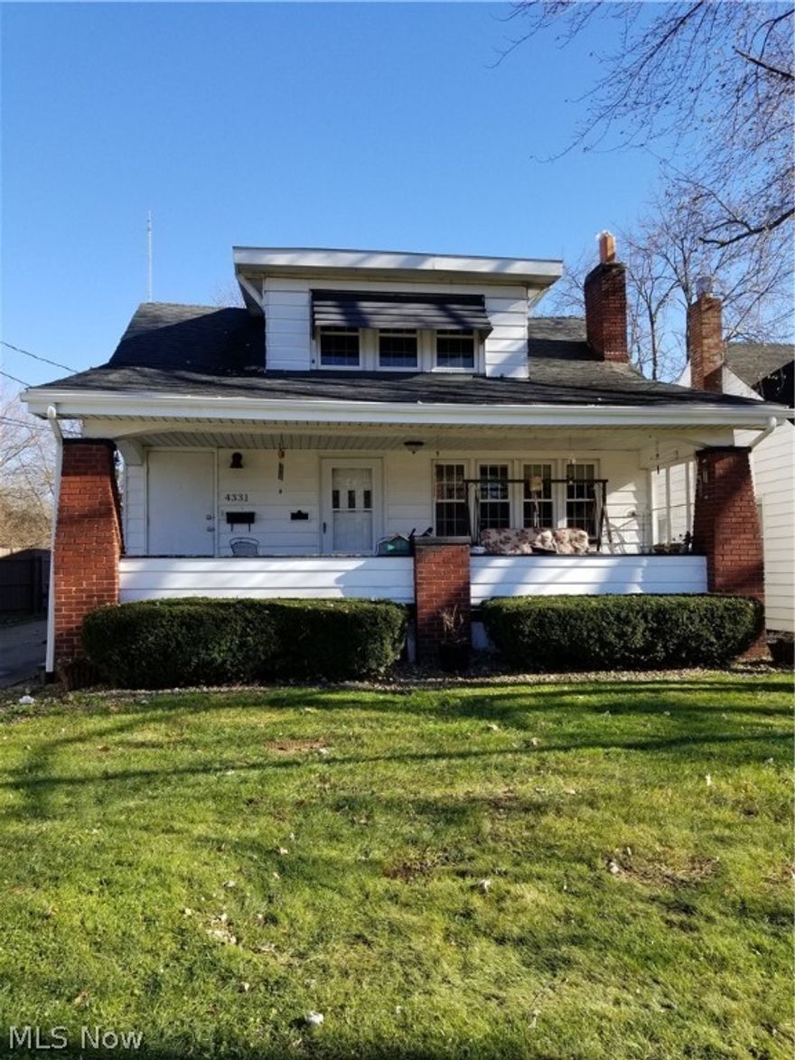 Darling 1 bedroom apartment in Boardman, water included in rent. 1 car garage. Kitchen is equipped with oven and refrigerator. Laundry hook up in unit. The bathroom is newly updated, with newer features through out. Tenants share a 2 car garage. This won't last long!