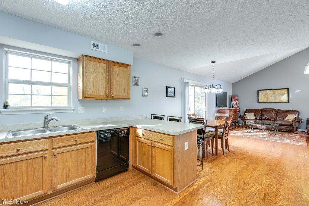 Creekside/Pleasant Lakes Condo - Residential