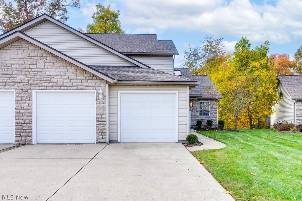 Creekside/Pleasant Lakes Condo - Residential