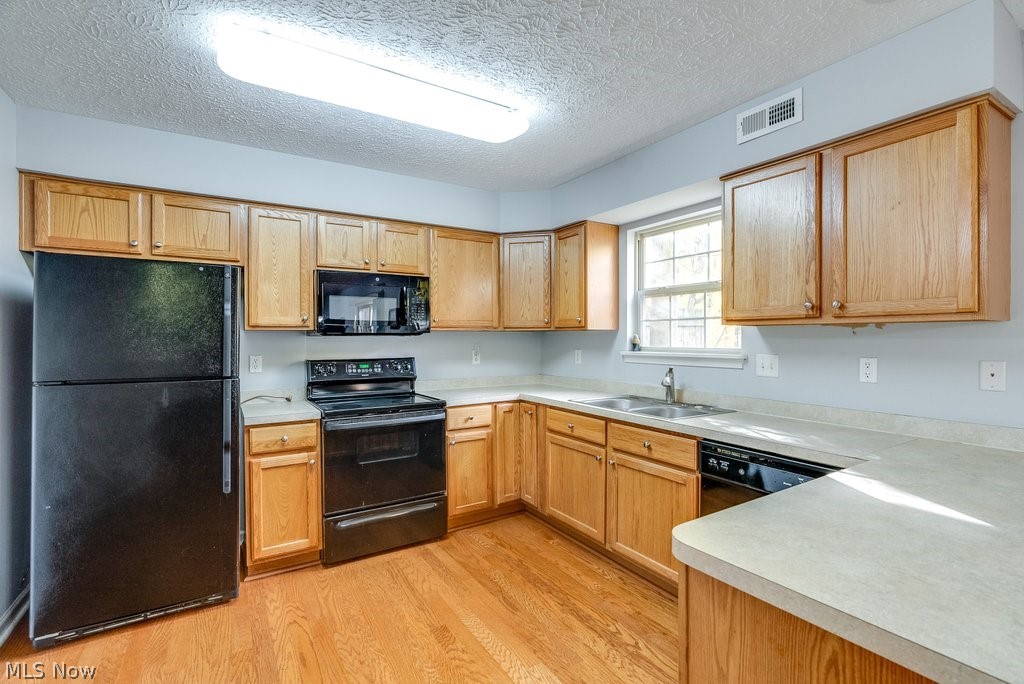 Creekside/Pleasant Lakes Condo - Residential