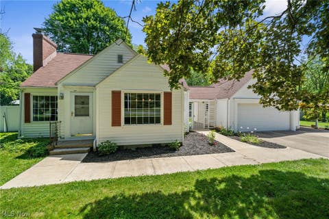 Homes For Sale - 1489 Earhart Avenue<br/> Akron, OH 44320